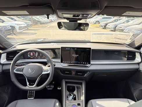 New 2026 Volkswagen Tiguan SE R-Line FWD image 21