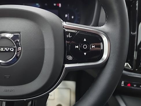 Used 2024 Volvo S60 B5 Plus w/ Climate Package image 23