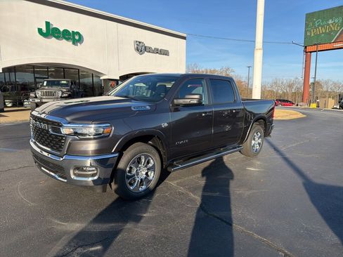New 2026 RAM 1500 4x4 Crew Cab image 2