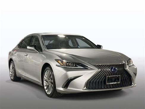 Used 2021 Lexus ES 300h w/ Accessory Package image 9