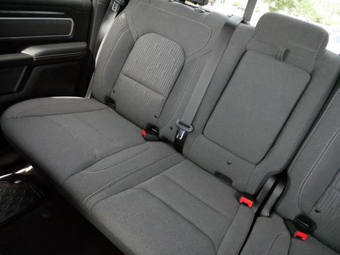 Used 2019 RAM 1500 Big Horn AWD/4WD image 12