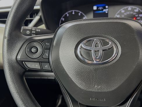 Used 2025 Toyota Corolla LE FWD image 19