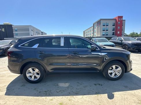 New 2026 Kia Sorento LX FWD image 8