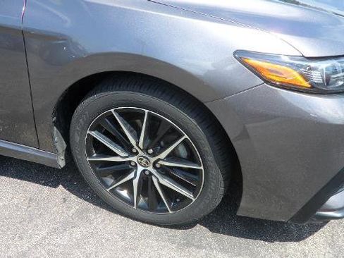 Used 2022 Toyota Camry SE image 8