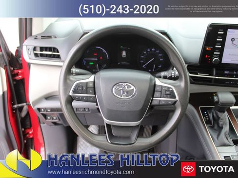 Used 2021 Toyota Sienna LE w/ LE Plus Package FWD image 19