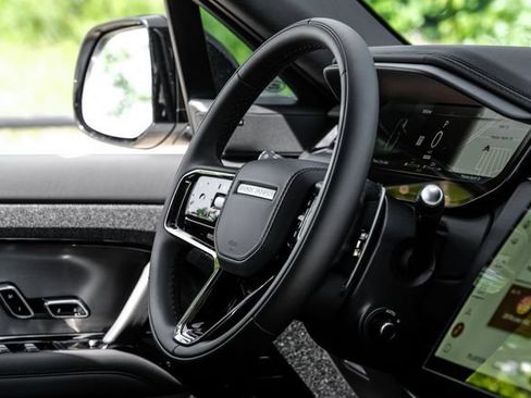 New 2026 Land Rover Range Rover Sport Dynamic SE AWD/4WD image 17