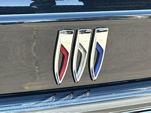 New 2026 Buick Enclave Avenir image 15