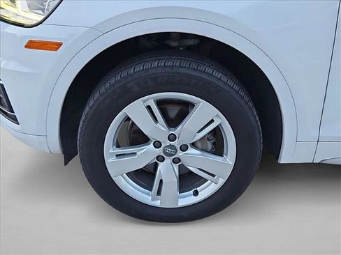 Used 2019 Audi Q5 2.0T Premium Plus w/ Premium Plus Package AWD/4WD image 22
