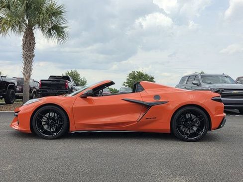 Used 2025 Chevrolet Corvette Z06 w/ Stealth Interior Trim Package RWD image 3