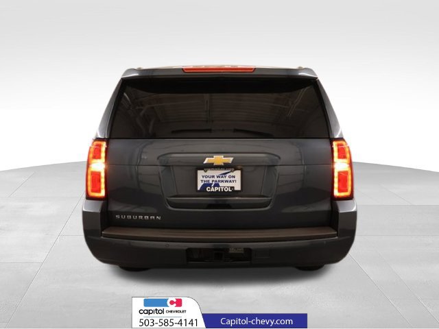 Used 2020 Chevrolet Suburban LS RWD image 3