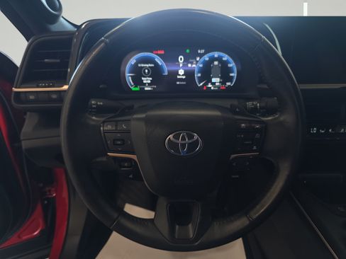 Used 2023 Toyota Crown Platinum AWD/4WD image 14