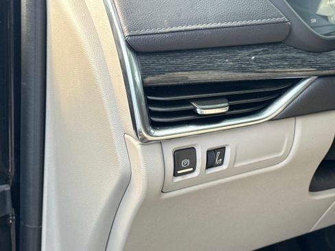 Used 2020 Cadillac XT4 Premium Luxury image 13