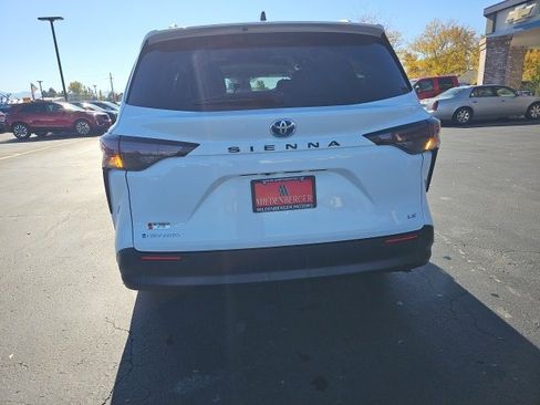 Used 2025 Toyota Sienna LE image 56