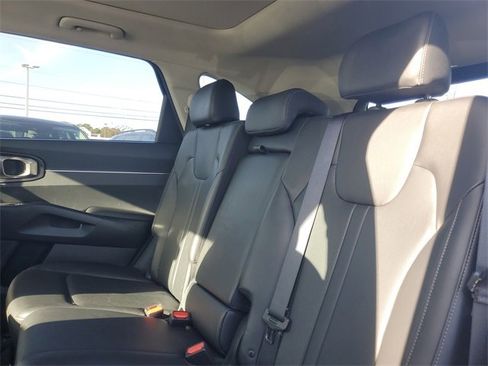 Certified 2023 Kia Sorento S w/ Panoramic Sunroof Package image 8