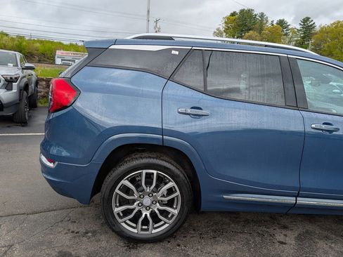 Used 2024 GMC Terrain Denali w/ Denali Premium Package AWD/4WD image 8
