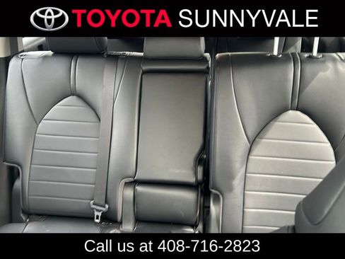 Used 2023 Toyota Highlander XLE image 5