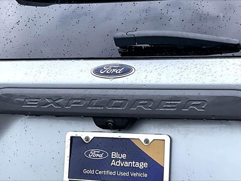Certified 2022 Ford Explorer XLT w/ Equipment Group 202A AWD/4WD image 27