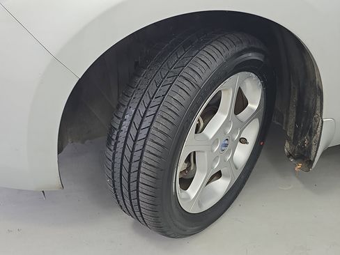 Used 2012 Nissan Leaf SL image 31