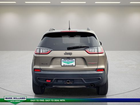 Used 2019 Jeep Cherokee Trailhawk w/ Cold Weather Group AWD/4WD image 5
