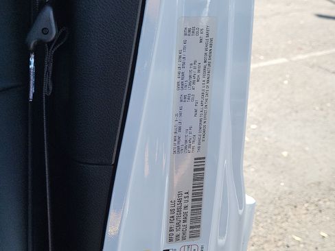 New 2025 Jeep Gladiator Mojave image 34