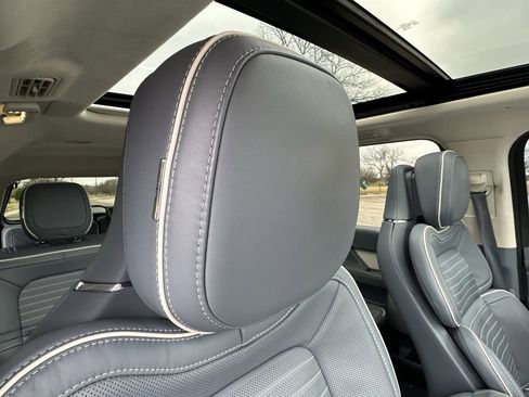 Used 2024 Lincoln Navigator L Black Label image 15