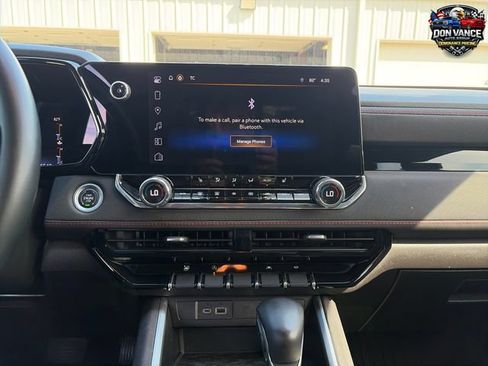 Used 2023 Chevrolet Colorado Z71 w/ Z71 Convenience Package 2 AWD/4WD image 23