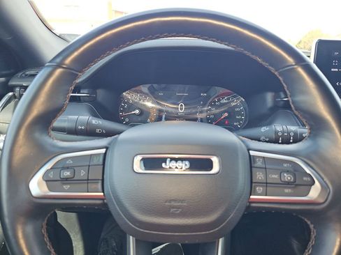 Used 2022 Jeep Compass Limited image 33