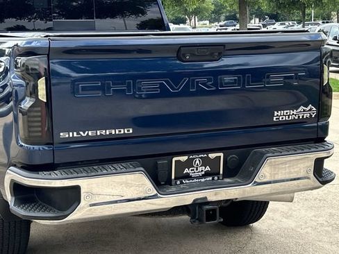Used 2020 Chevrolet Silverado 2500 LTZ w/ LTZ Premium Package AWD/4WD image 6