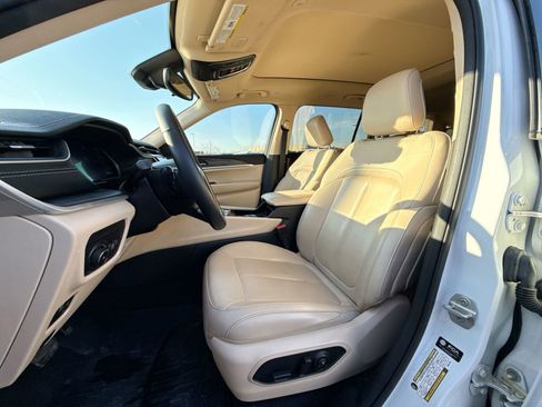 Used 2022 Jeep Grand Cherokee L Limited image 12