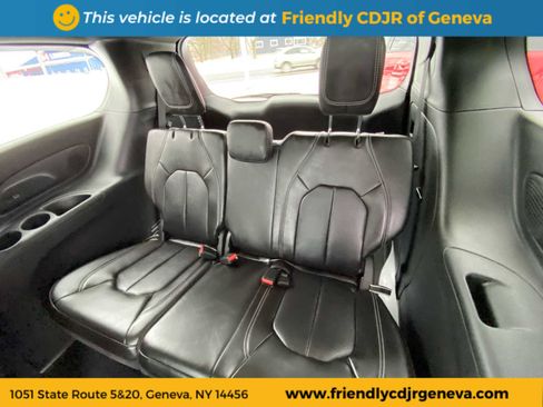 New 2026 Chrysler Pacifica Select image 13