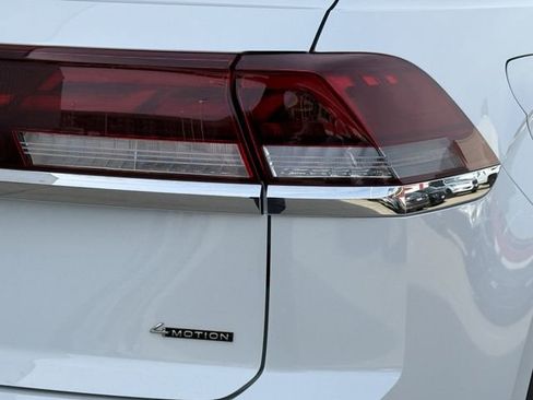 Used 2024 Volkswagen Atlas Cross Sport SEL Premium R-Line image 7