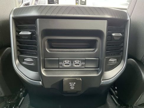 Used 2025 RAM 1500 Big Horn AWD/4WD image 27
