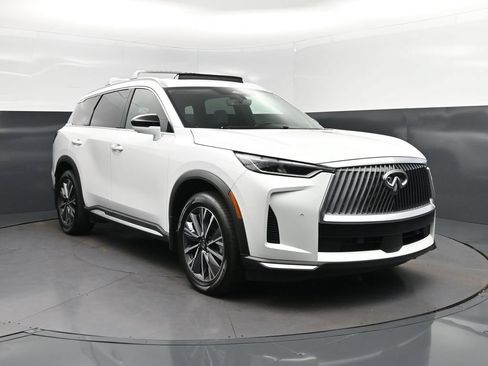 Certified 2026 INFINITI QX60 Luxe w/ Cargo Package FWD image 9