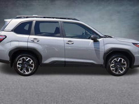 Certified 2025 Subaru Forester Premium AWD/4WD image 2