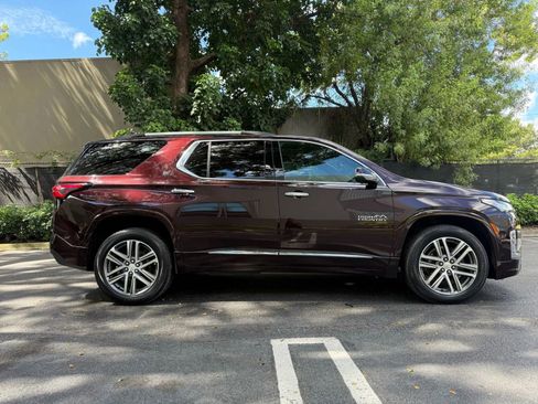 Used 2022 Chevrolet Traverse High Country image 4