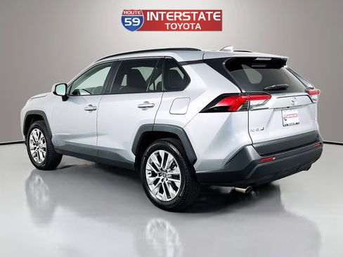Used 2025 Toyota RAV4 XLE Premium w/ Weather Package AWD/4WD image 5