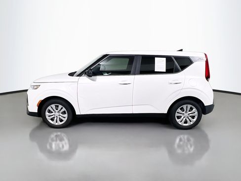 Used 2022 Kia Soul LX FWD image 9