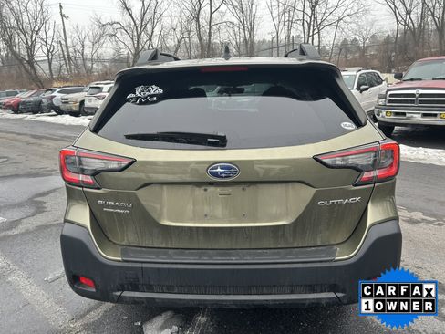Used 2023 Subaru Outback Premium image 5