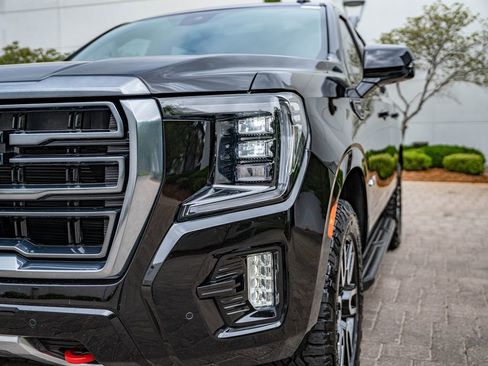 Used 2024 GMC Yukon AT4 w/ Technology Package AWD/4WD image 13