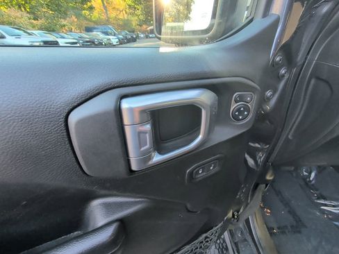 Used 2021 Jeep Wrangler Unlimited Sport image 13