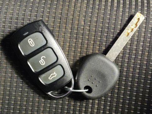Used 2020 Kia Forte LXS FWD image 32