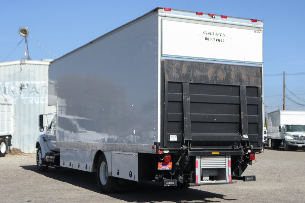 Used 2015 Ford F650 2WD Crew Cab Super Duty image 6