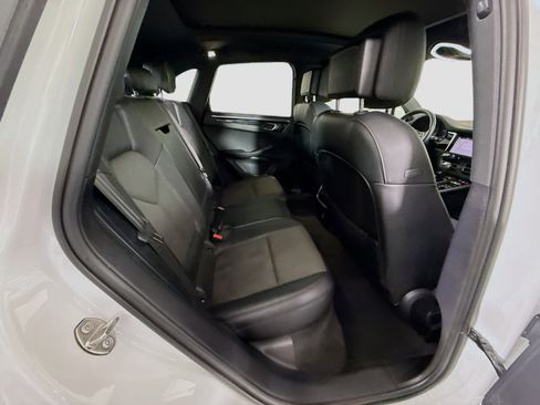 Used 2023 Porsche Macan AWD/4WD image 27