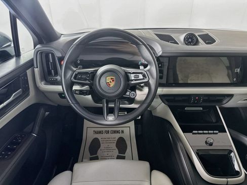 Certified 2024 Porsche Cayenne S AWD/4WD image 22