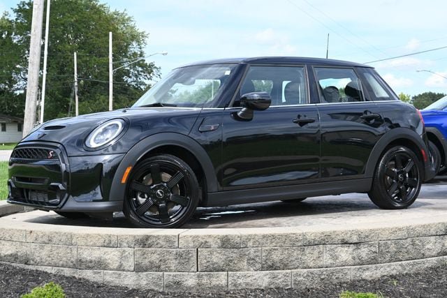 Used 2024 MINI Cooper S FWD image 1