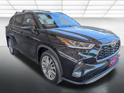 Used 2024 Toyota Highlander Platinum