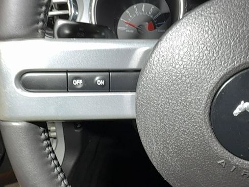 Used 2005 Ford Mustang GT RWD image 28