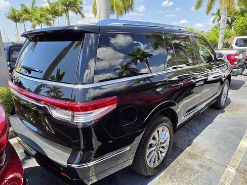 Used 2024 Lincoln Navigator Premiere AWD/4WD image 4
