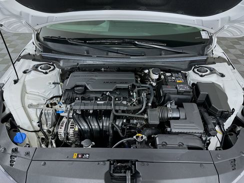 Used 2025 Kia K4 LXS image 32