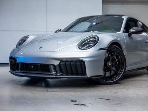 Certified 2025 Porsche 911 Carrera GTS RWD image 20
